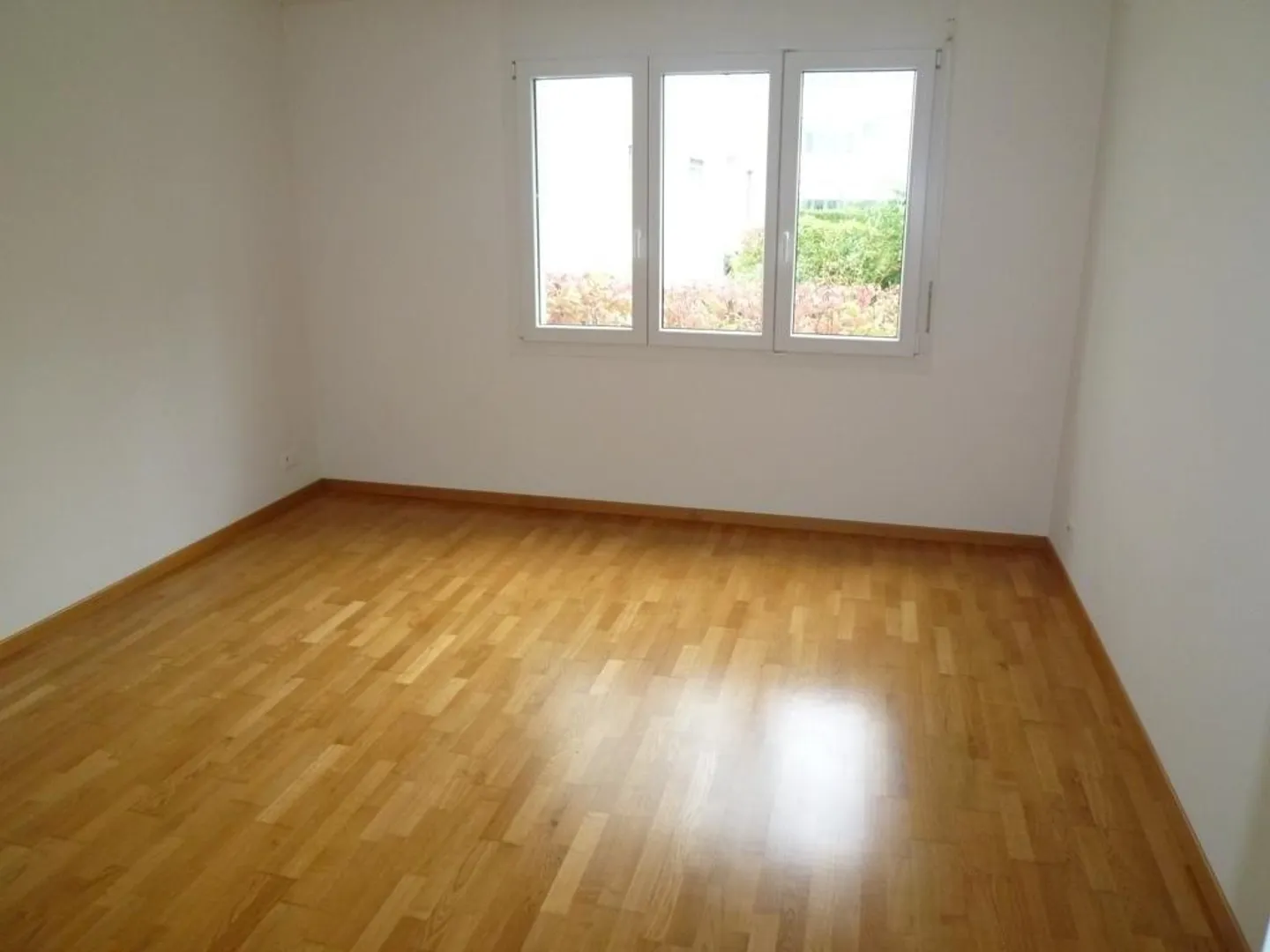 APPARTEMENT ÉLÉGANT ET BAIGNÉ DE LUMIÈRE DE 3,5 PIÈCES AVEC GRAND BALCON - Photo 8 sur 11