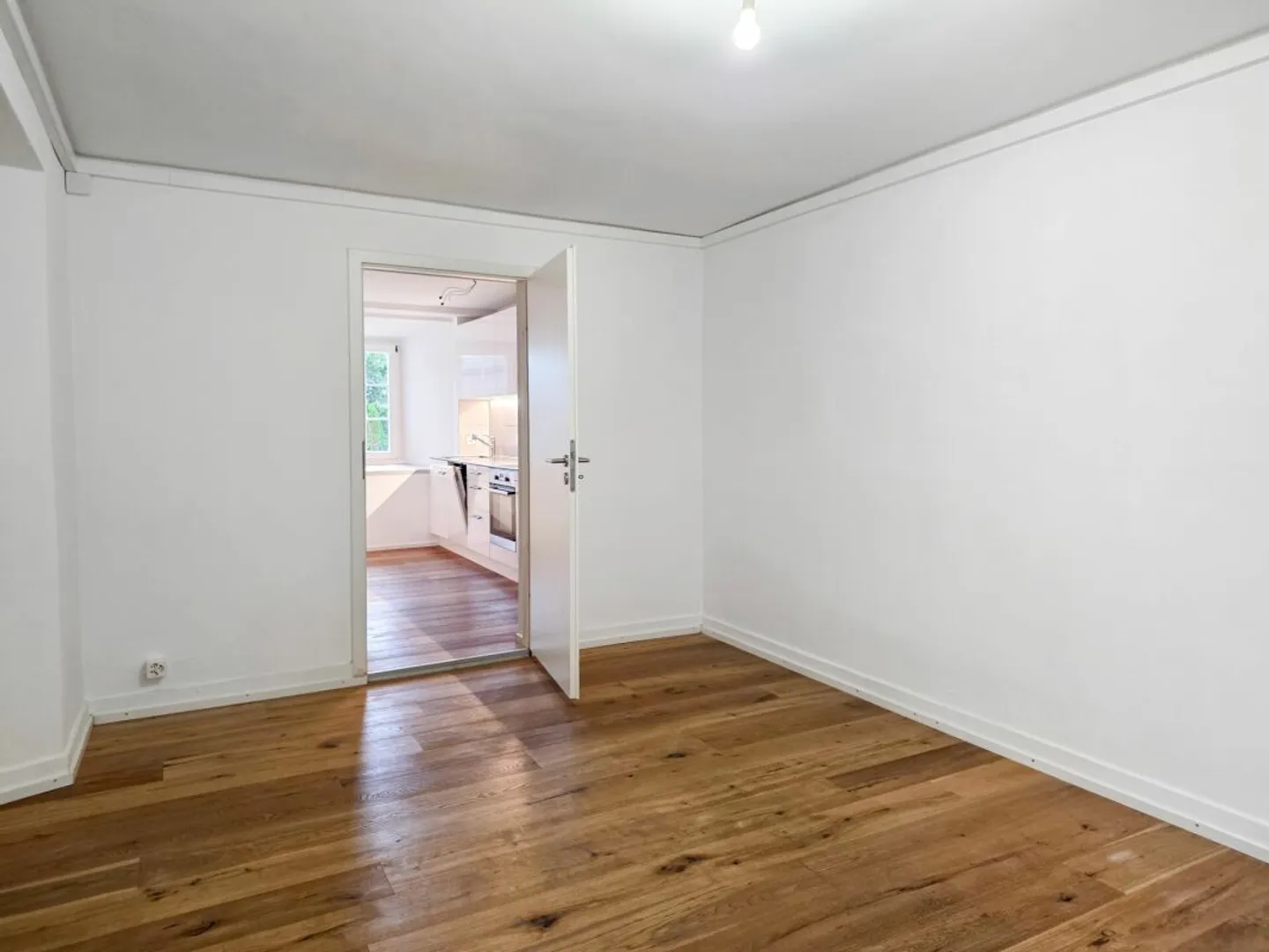 GLÄRNISCHBLICK | appartement rénové de 1,5 pièce dans un emplacement central à Mollis GL - Photo 2 sur 7