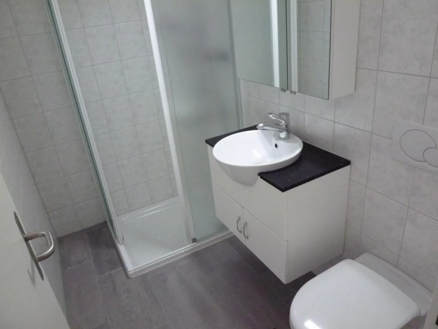 APPARTEMENT ÉLÉGANT ET BAIGNÉ DE LUMIÈRE DE 3,5 PIÈCES AVEC GRAND BALCON - Photo 10 sur 11