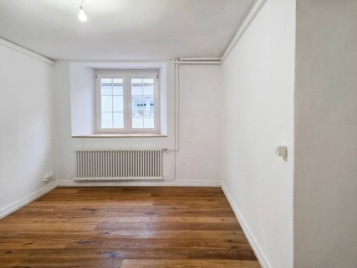 GLÄRNISCHBLICK | appartement rénové de 1,5 pièce dans un emplacement central à Mollis GL - Photo 3 sur 7