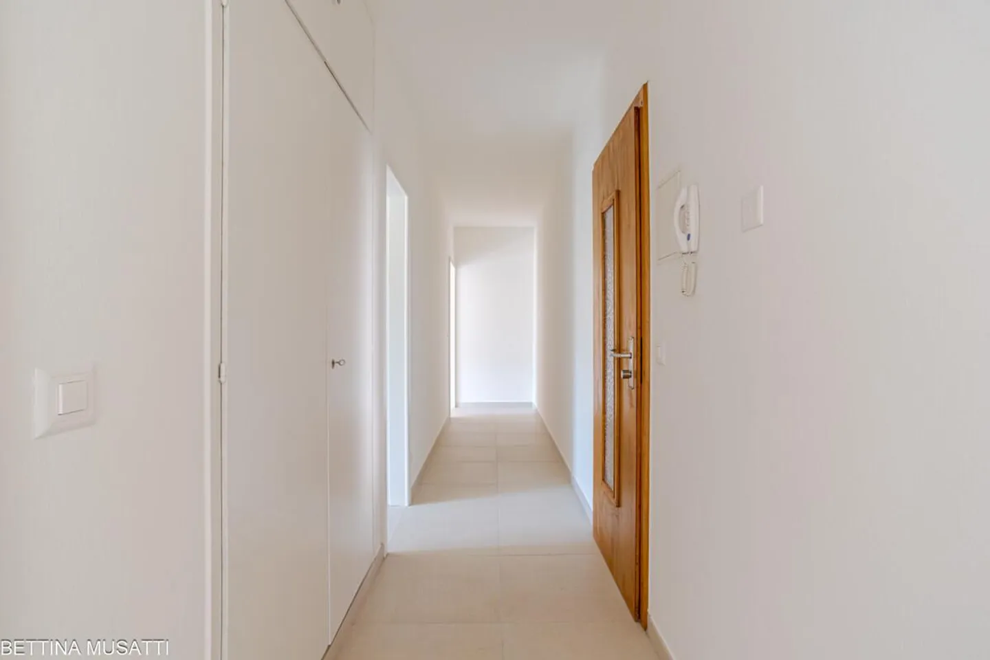 BALERNA – CHARMEUX 2.5 PIÈCES RÉNOVÉ - Photo 3 sur 12