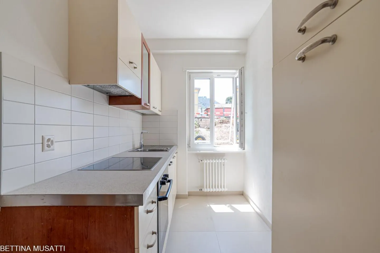 BALERNA – CHARMEUX 2.5 PIÈCES RÉNOVÉ - Photo 4 sur 12