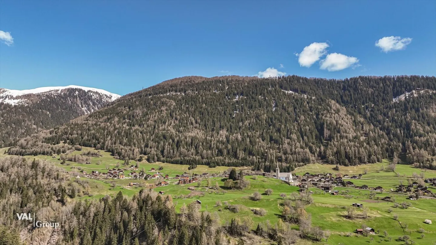 Terrain à bâtir dans un emplacement privilégié avec des possibilités d'utilisation attrayantes - Photo 5 sur 6