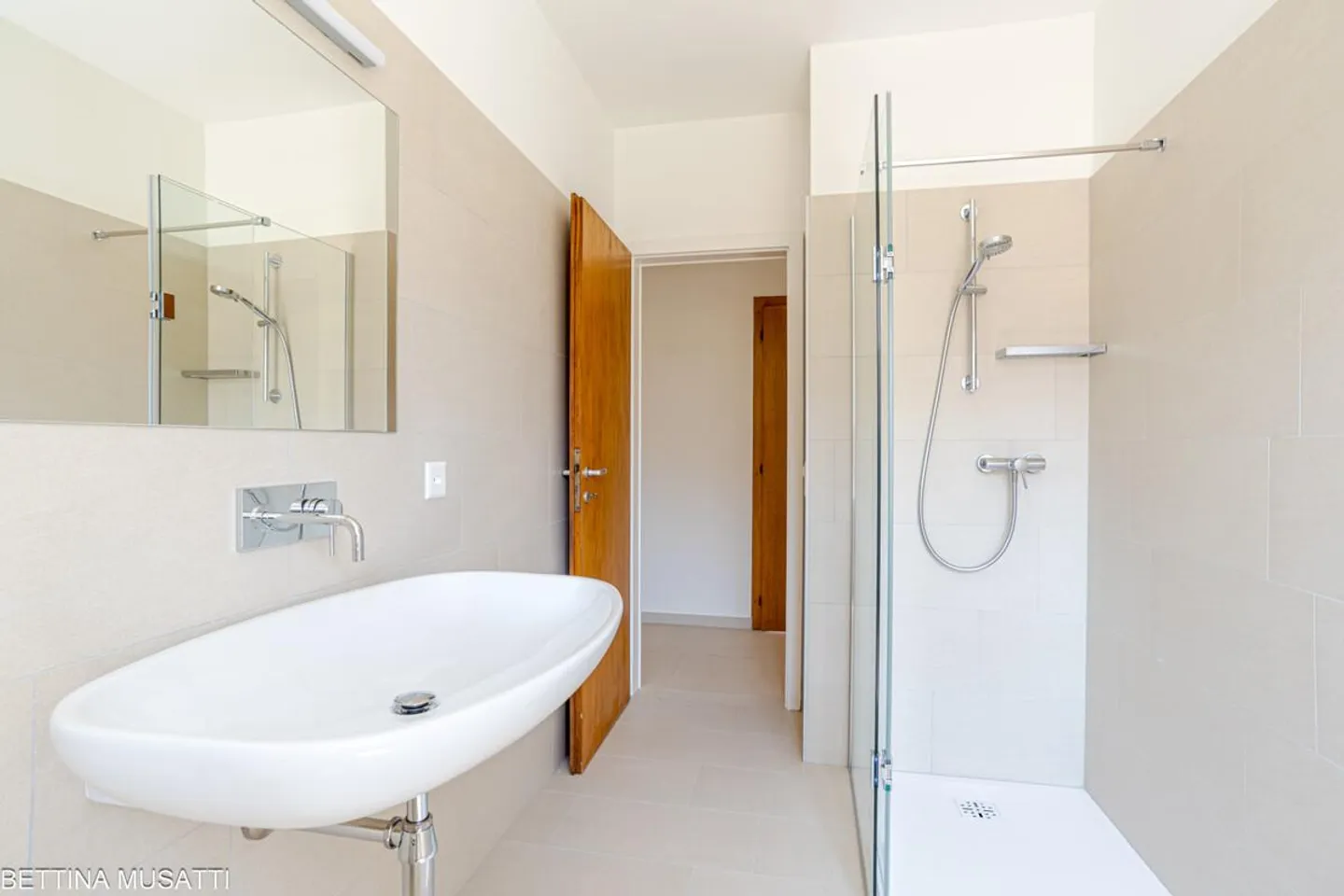 BALERNA – CHARMEUX 2.5 PIÈCES RÉNOVÉ - Photo 7 sur 12