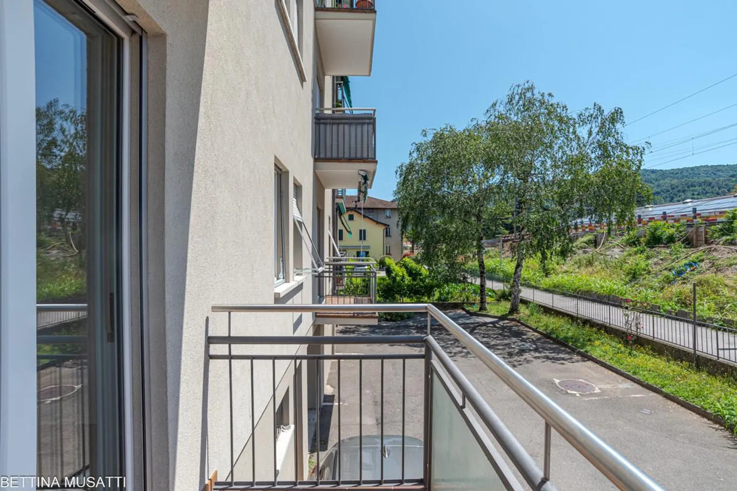 BALERNA – CHARMEUX 2.5 PIÈCES RÉNOVÉ - Photo 9 sur 12