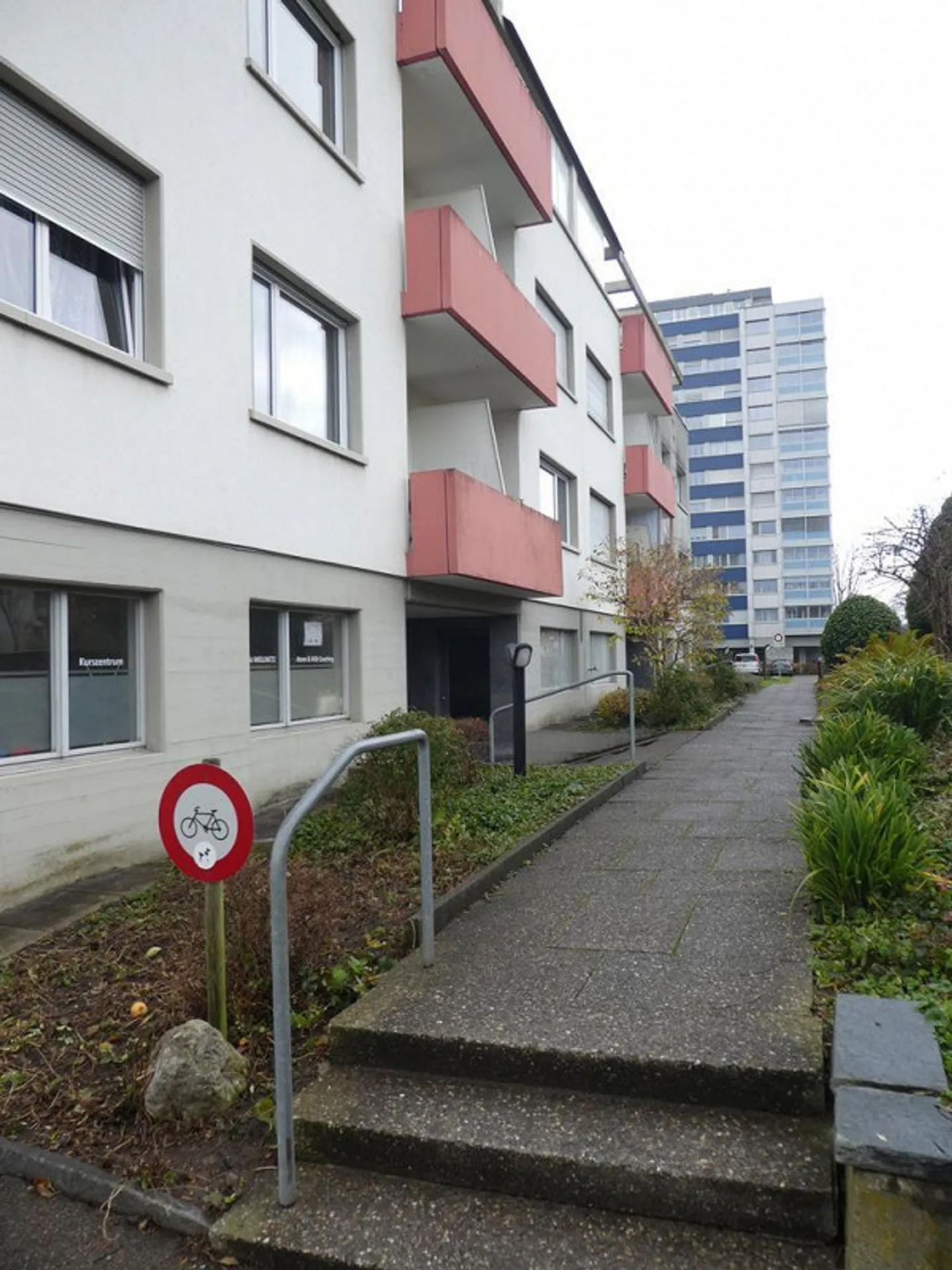 Studio for rent as a physiotherapy, yoga or therapy studio or office - Photo 8 of 9