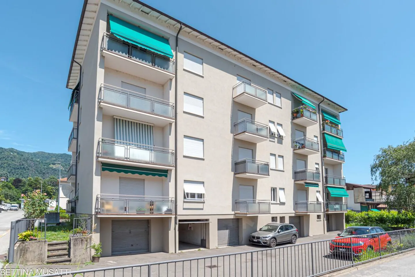 BALERNA – CHARMEUX 2.5 PIÈCES RÉNOVÉ - Photo 11 sur 12