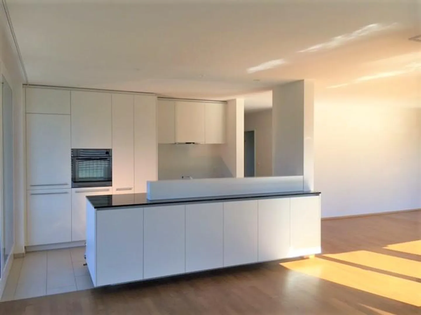 Appartement en attique 3,5 pièces dans un emplacement de choix - Photo 2 sur 7