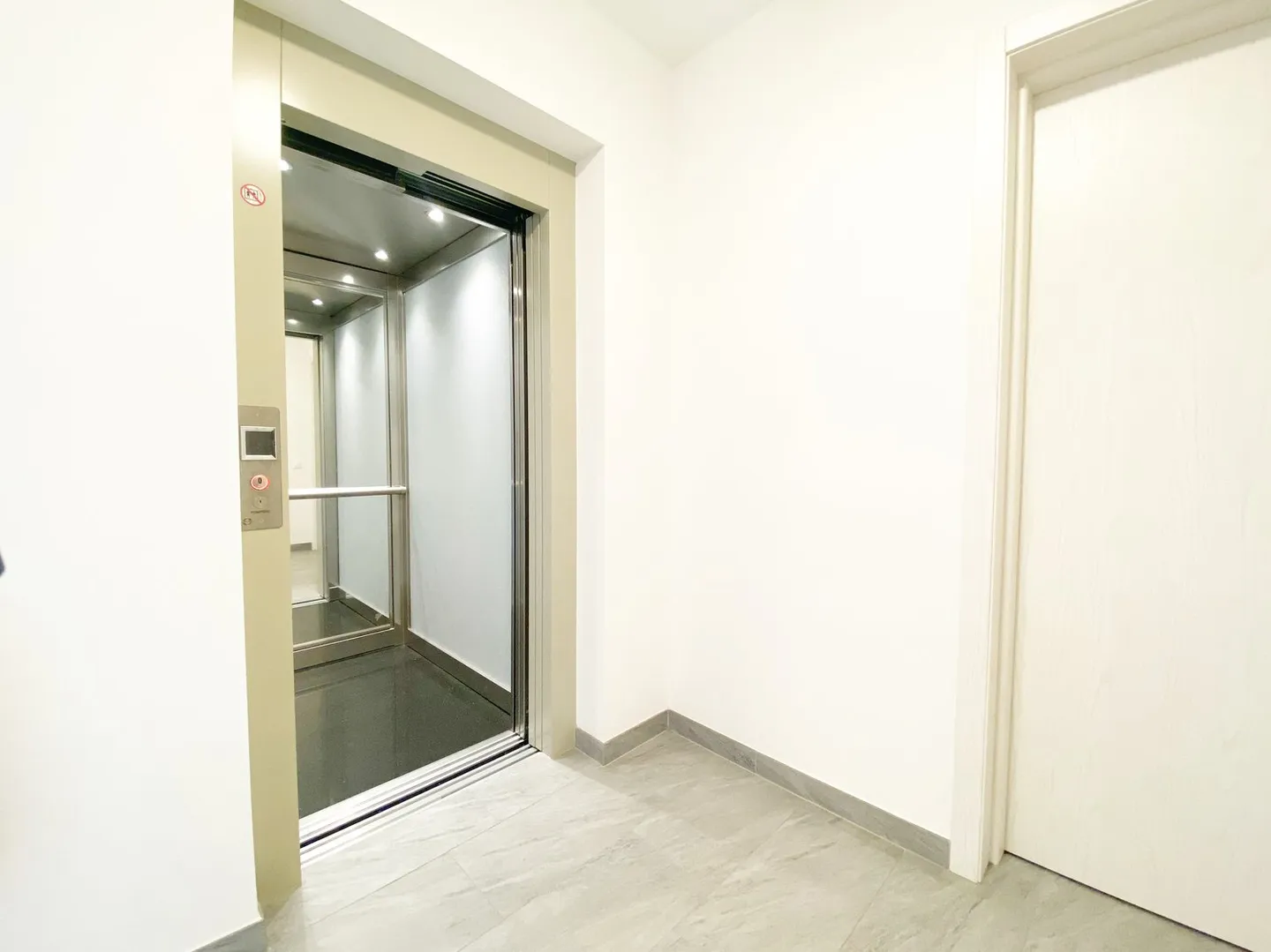 Bâtiment avec 5 appartements - Photo 4 sur 8