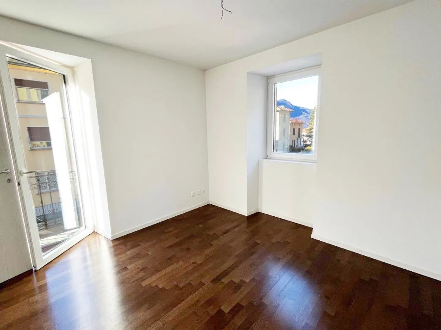 Bâtiment avec 5 appartements - Photo 5 sur 8