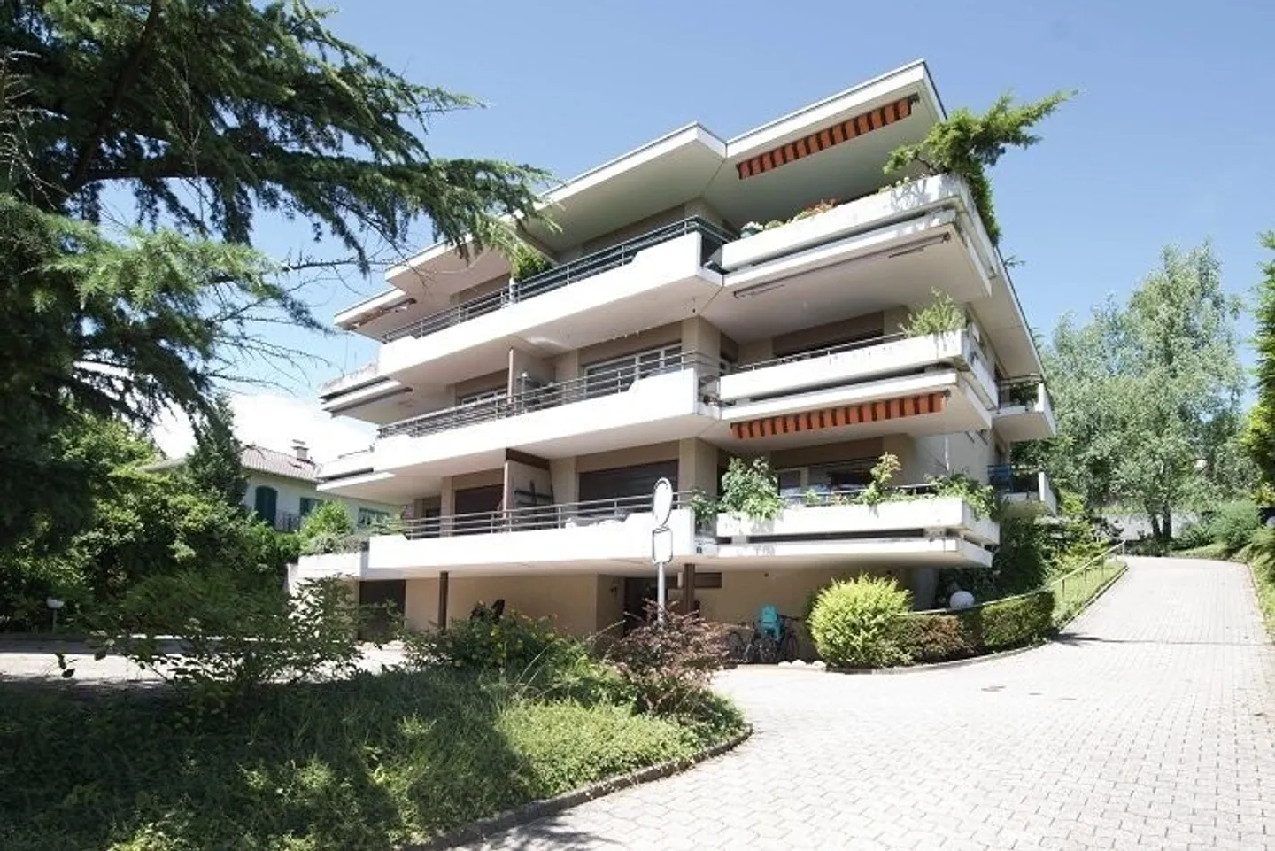 Superbe appartement de 2.5 pièces entièrement rénové - Photo 1 sur 2