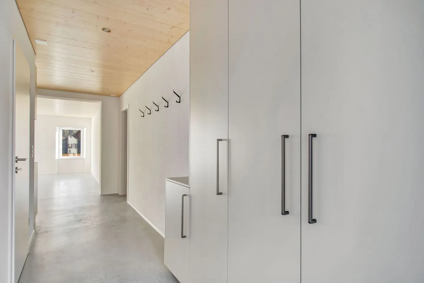 Modern 2.5 Room Apartment - Photo 4 of 10