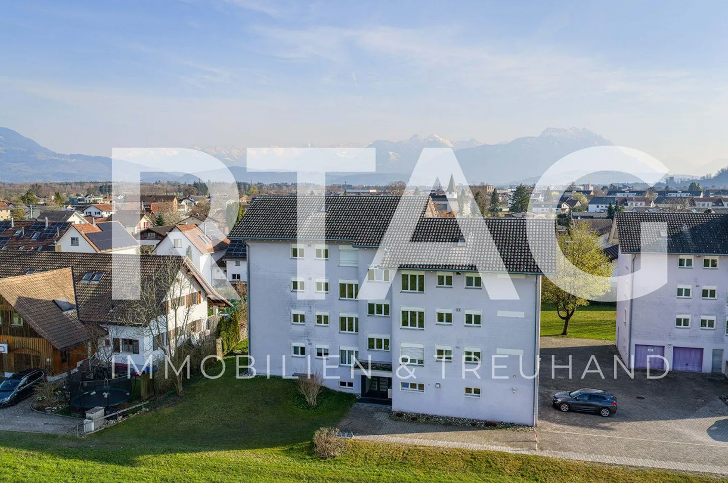 4.5-Room Apartment - Photo 1 of 13