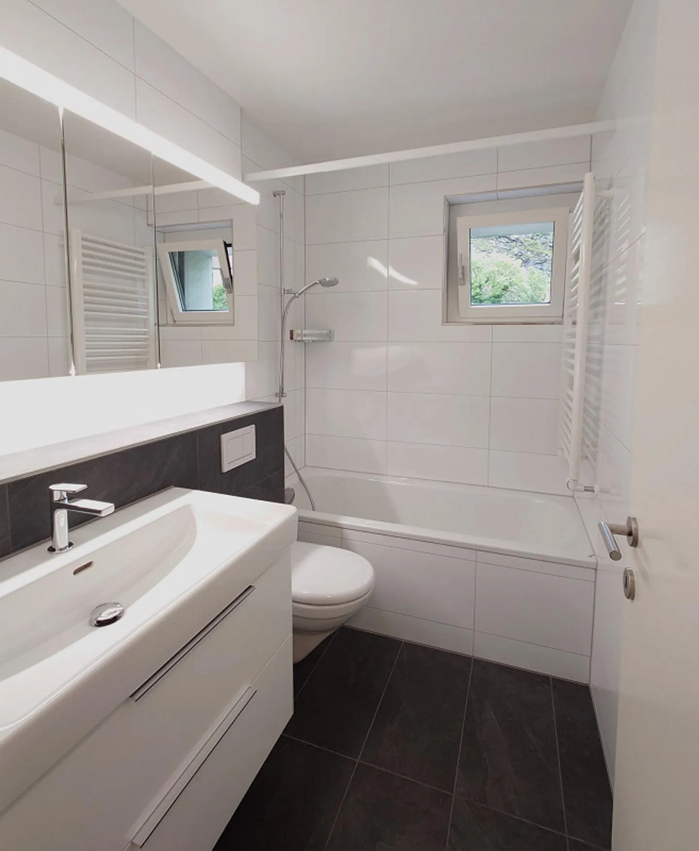 Appartamento mansardato 2 camere in una posizione soleggiata - Foto 2 di 5