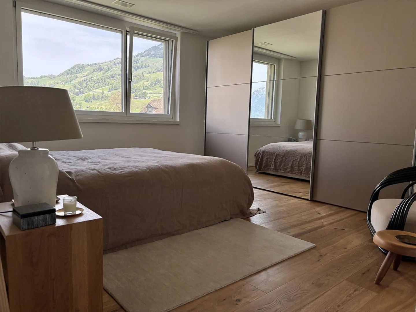 Condominio moderno di 4,5 stanze in una posizione attraente - Foto 3 di 5