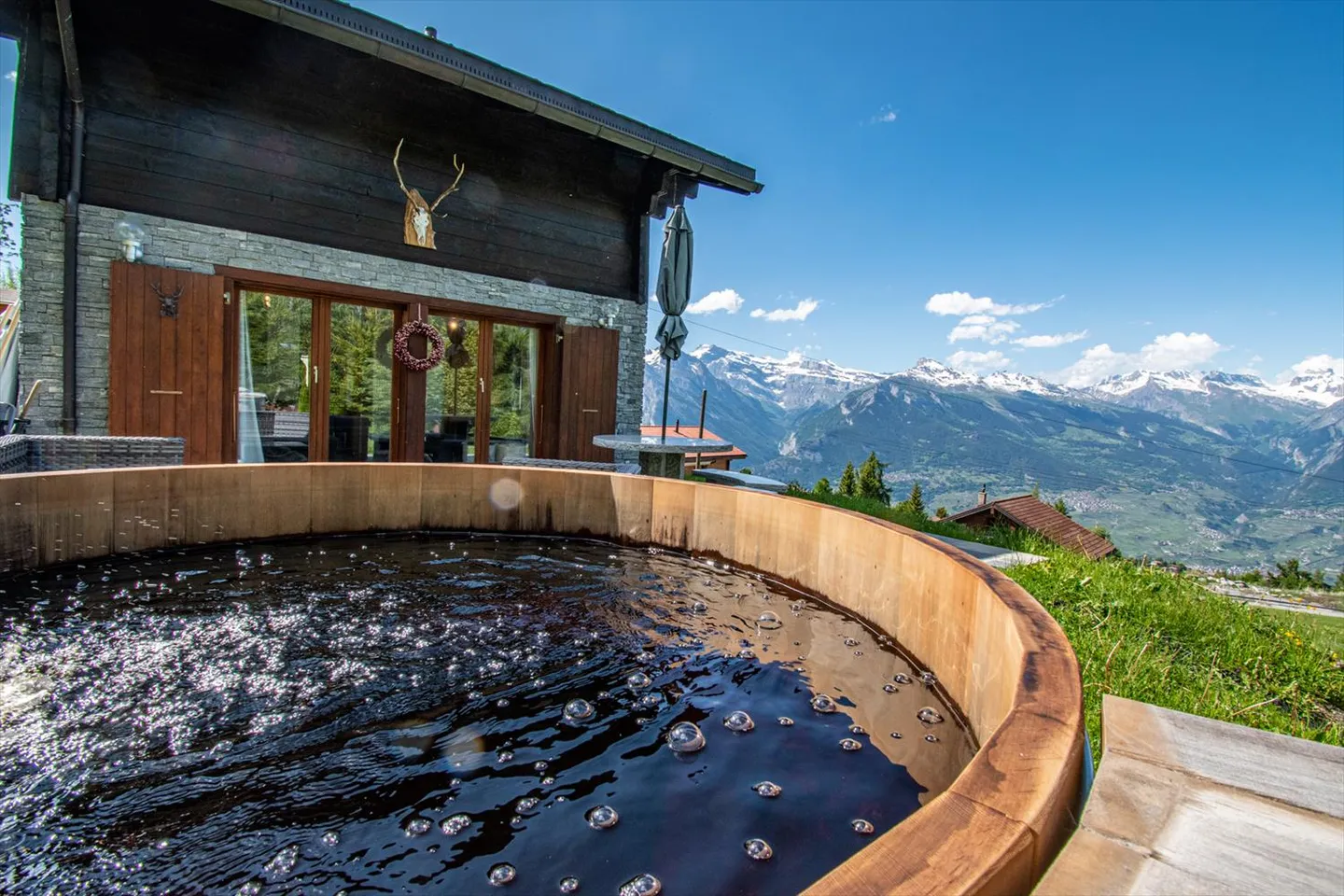 Charmantes Chalet mit Panoramablick und direktem Zugang zu den Pisten - Foto 12 von 13
