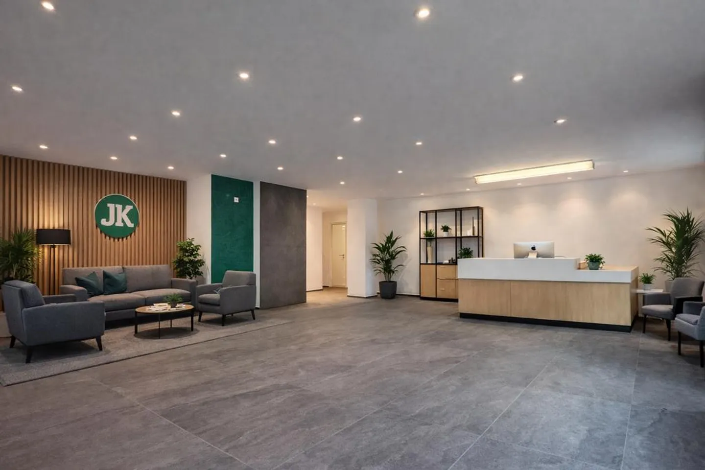 Propriété commerciale attrayante au rez-de-chaussée dans un bon emplacement - Photo 3 sur 4