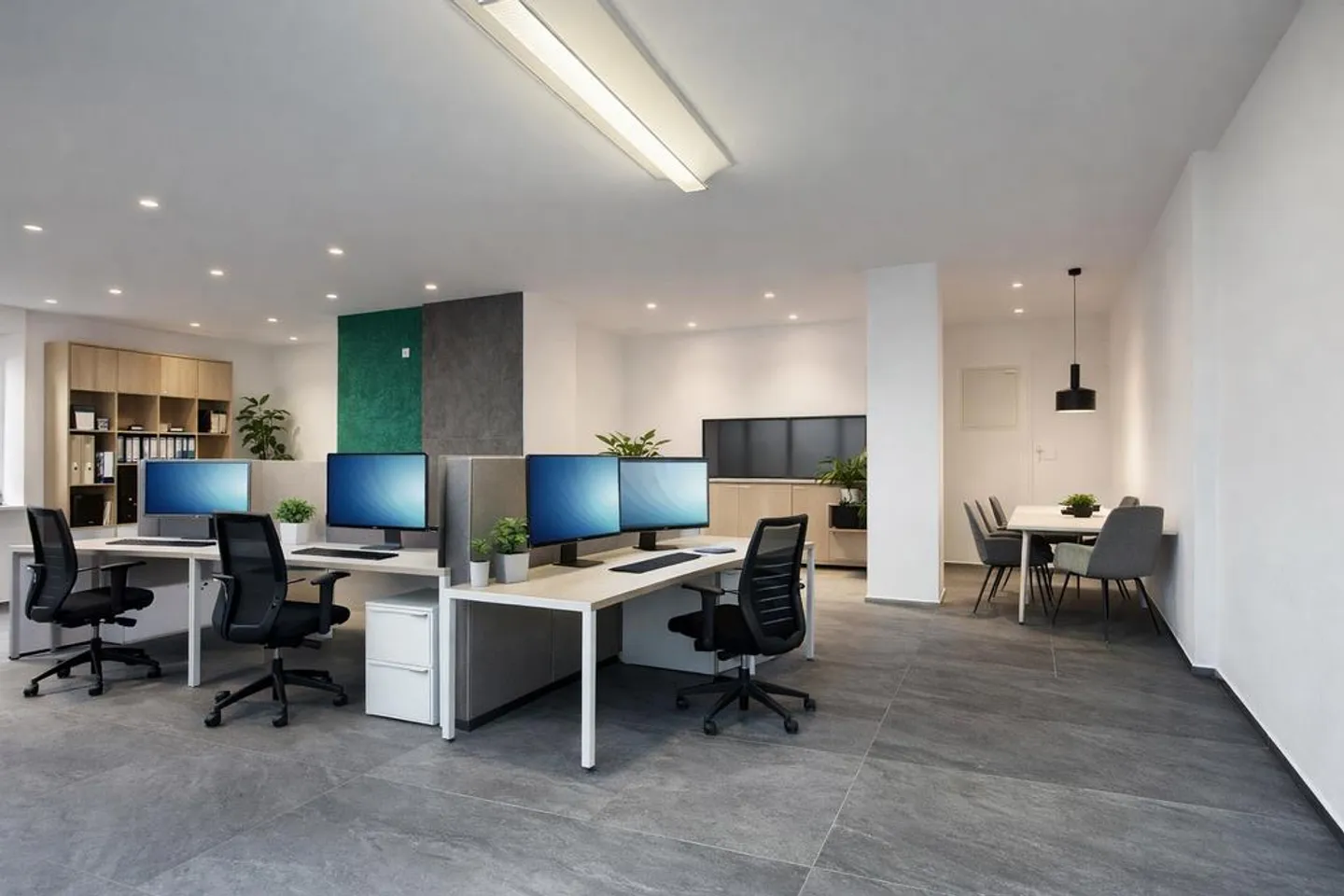 Propriété commerciale attrayante au rez-de-chaussée dans un bon emplacement - Photo 4 sur 4