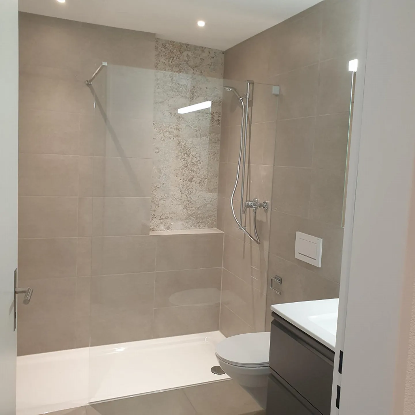 Moderne 2.5 Zimmer Wohnung - Foto 6 von 11