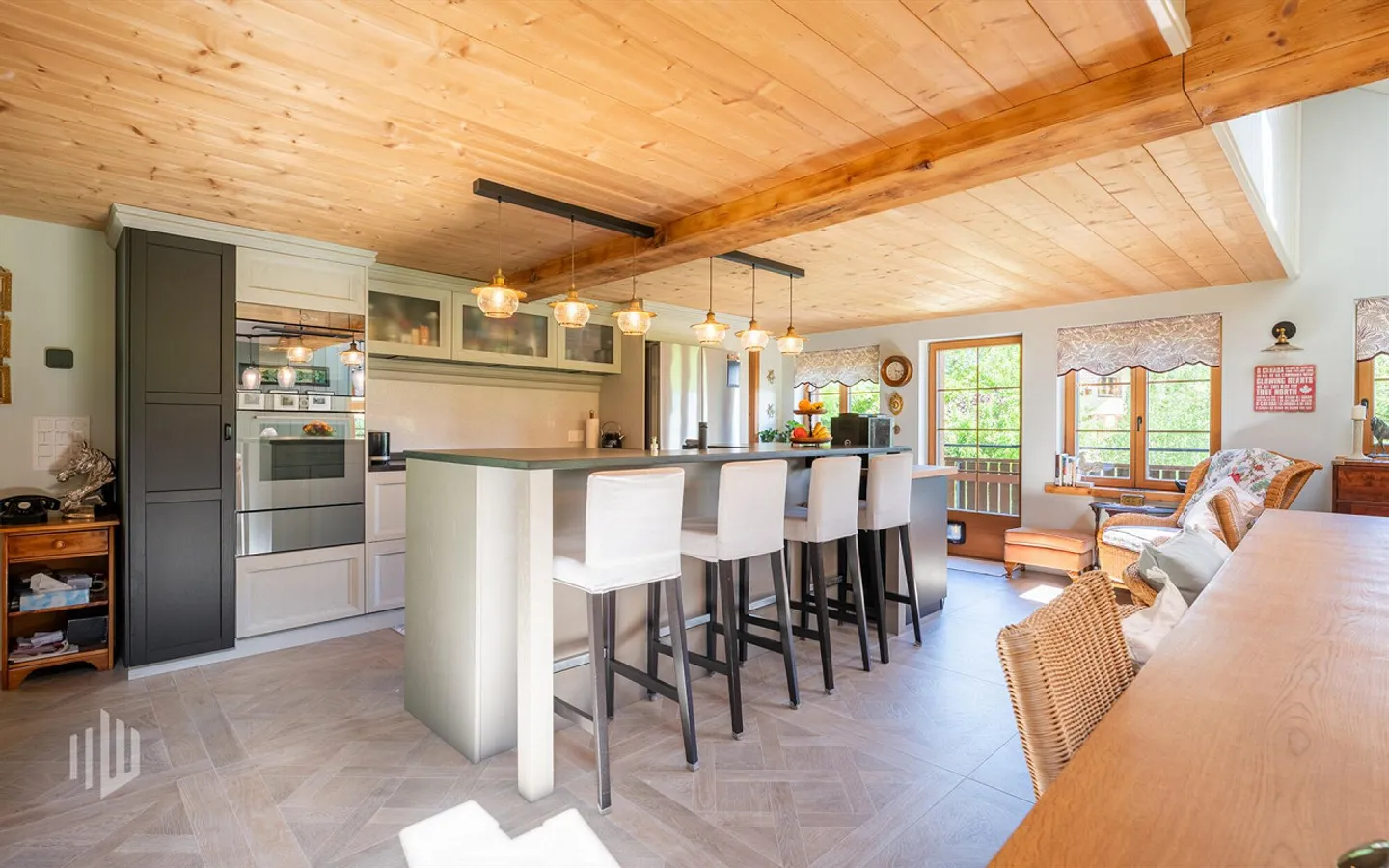 ImmoWyss - Exclusively stylish renovated farmhouse with horse keeping - Photo 4 of 10