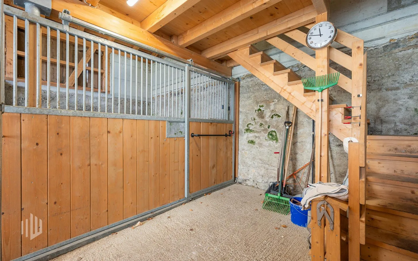 ImmoWyss - Exclusively stylish renovated farmhouse with horse keeping - Photo 9 of 10