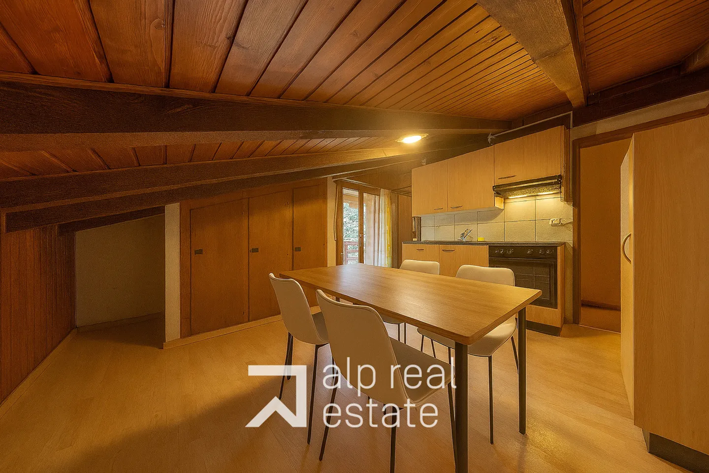 Charmante appartement de 2,5 pièces au centre du village. - Photo 3 sur 7