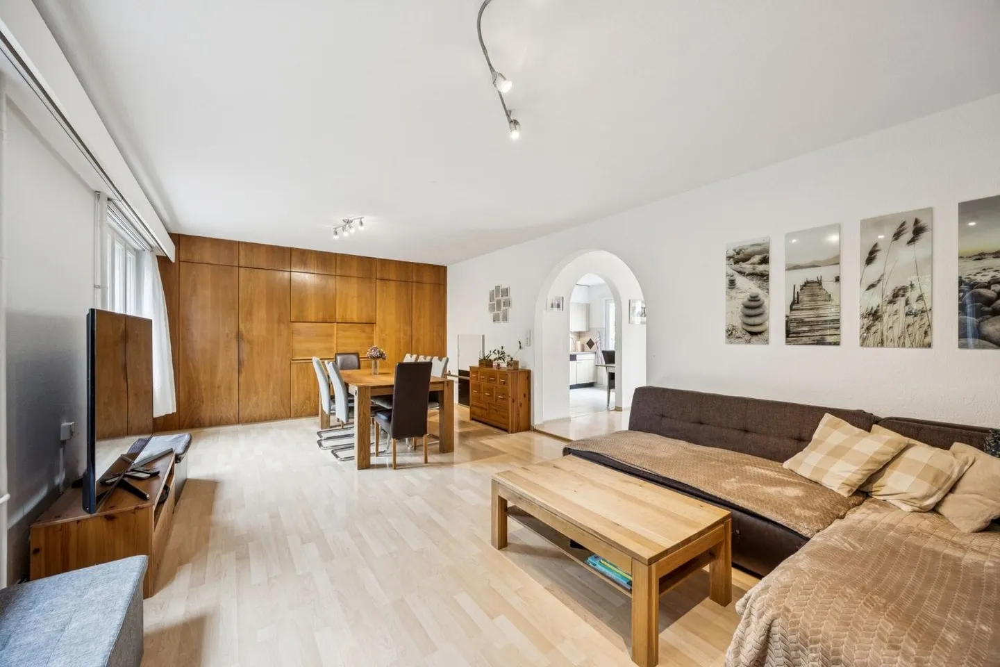 Opportunità di investimento: Casa bifamiliare nella zona commerciale, combinabile per abitazione e commercio - Foto 5 di 13