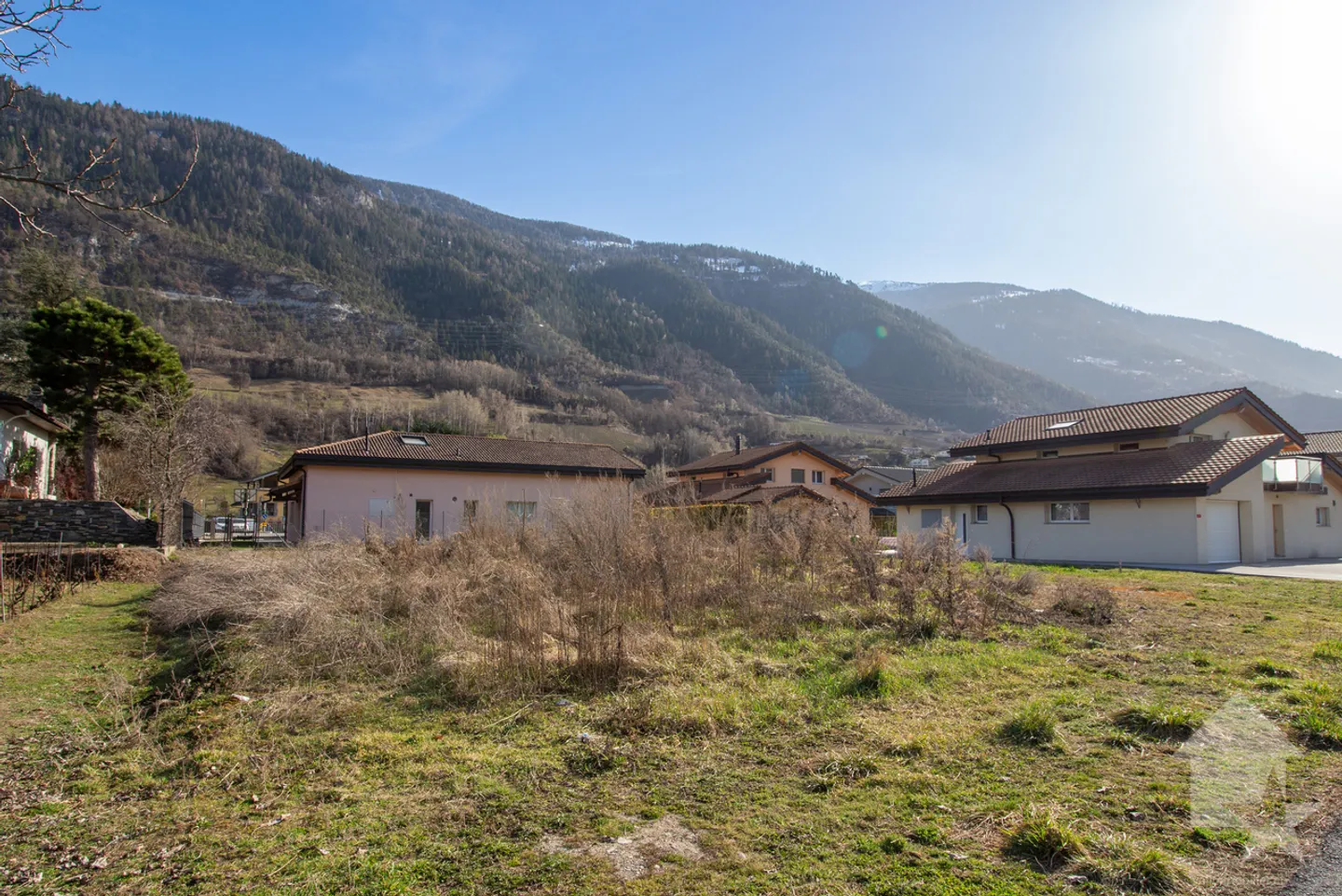 Nouvelle maison jumelée avec 5.5 pièces et jardin à Chalais - Photo 11 sur 13