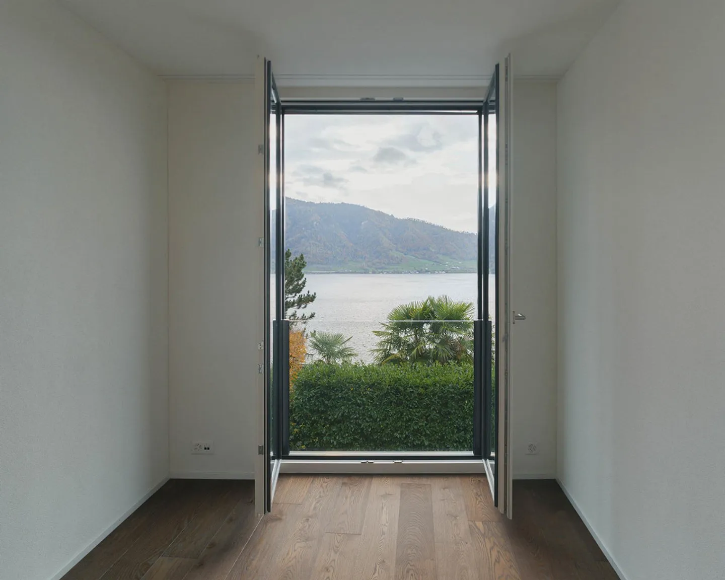 COPY - 4.5-Room Row House with Lake View - Photo 6 of 6