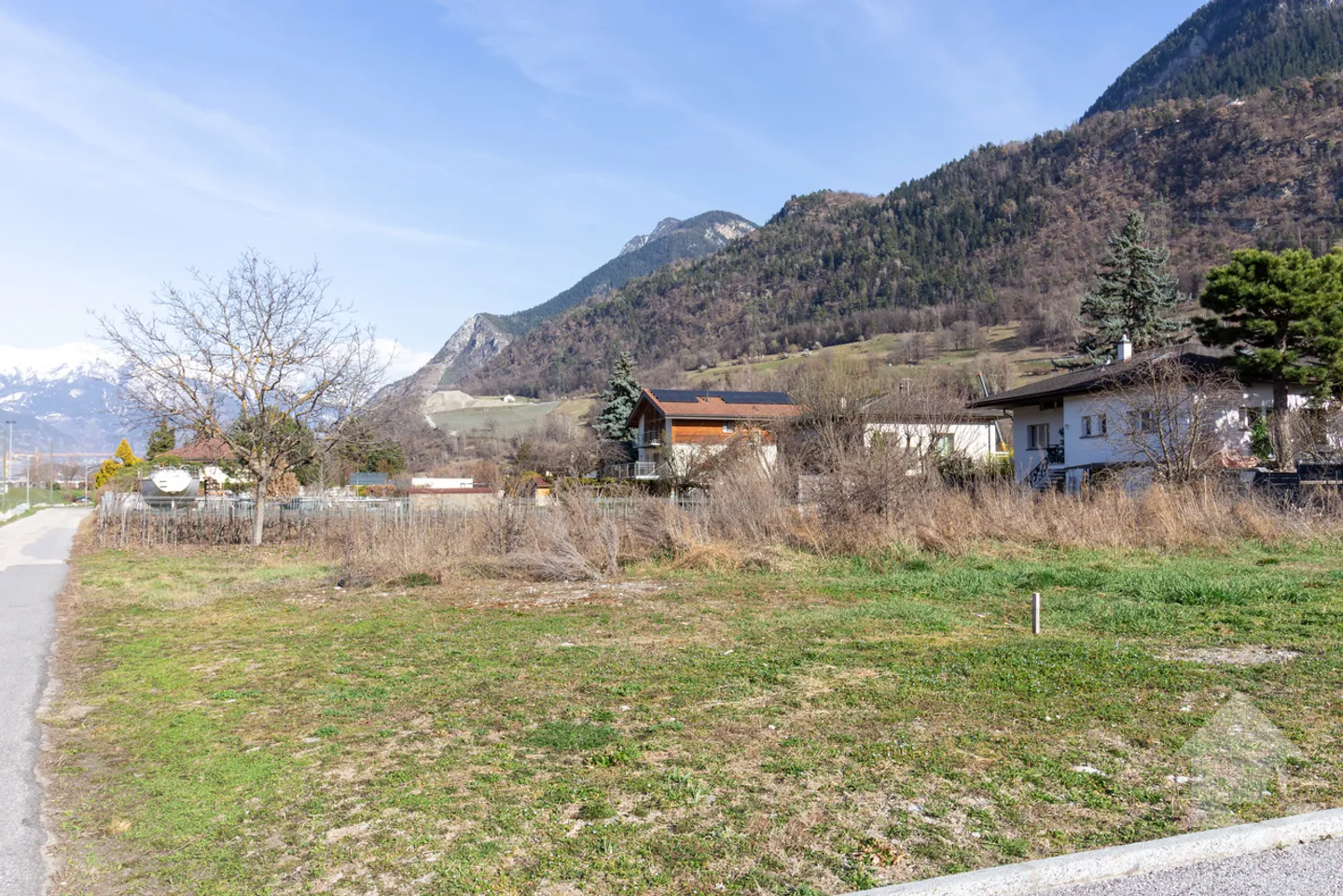 Nouvelle maison jumelée avec 5.5 pièces et jardin à Chalais - Photo 12 sur 13