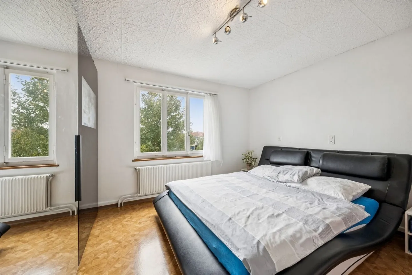 Opportunità di investimento: Casa bifamiliare nella zona commerciale, combinabile per abitazione e commercio - Foto 8 di 13