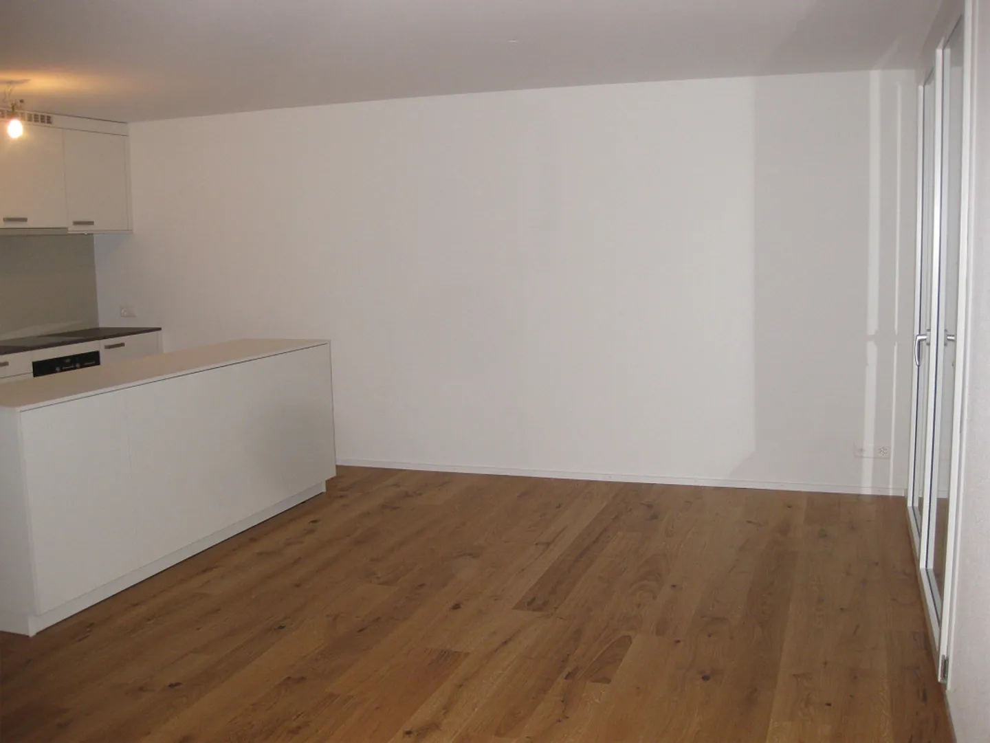 2-Room Apartment - Photo 1 of 8