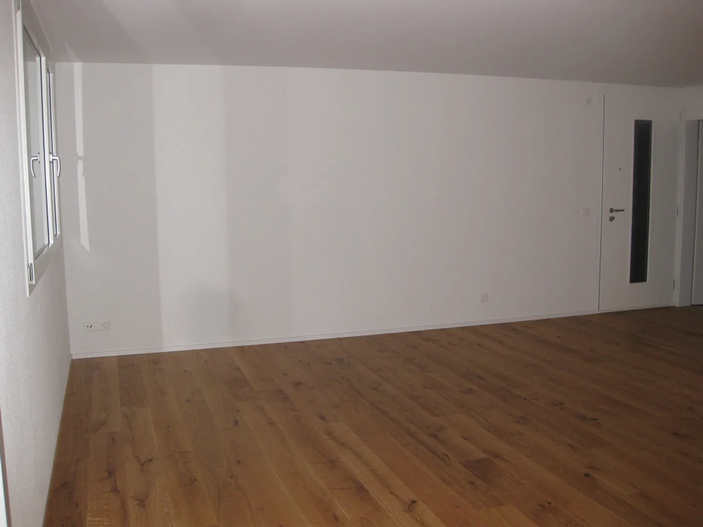 2-Room Apartment - Photo 3 of 8