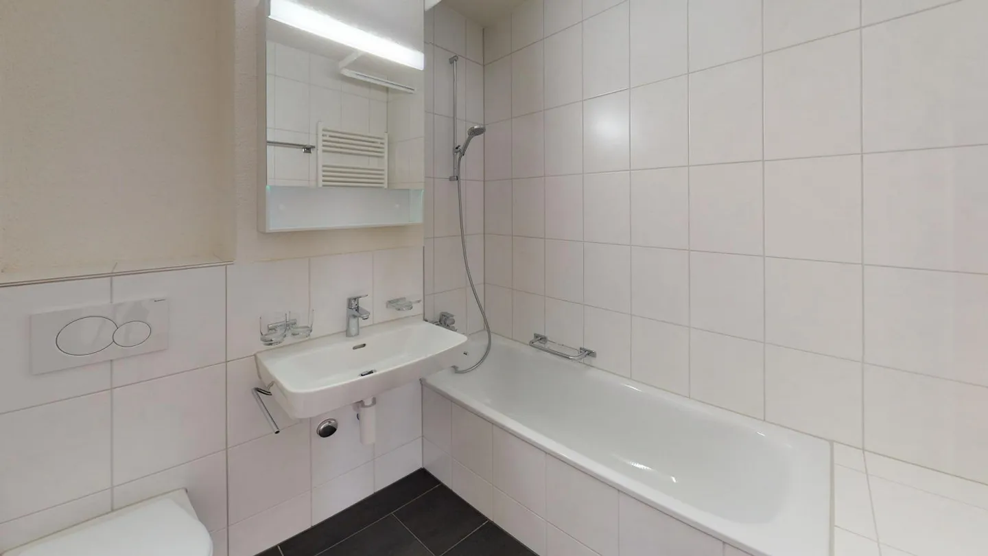 Appartement confortable de 4,5 pièces dans un emplacement calme - Photo 3 sur 5