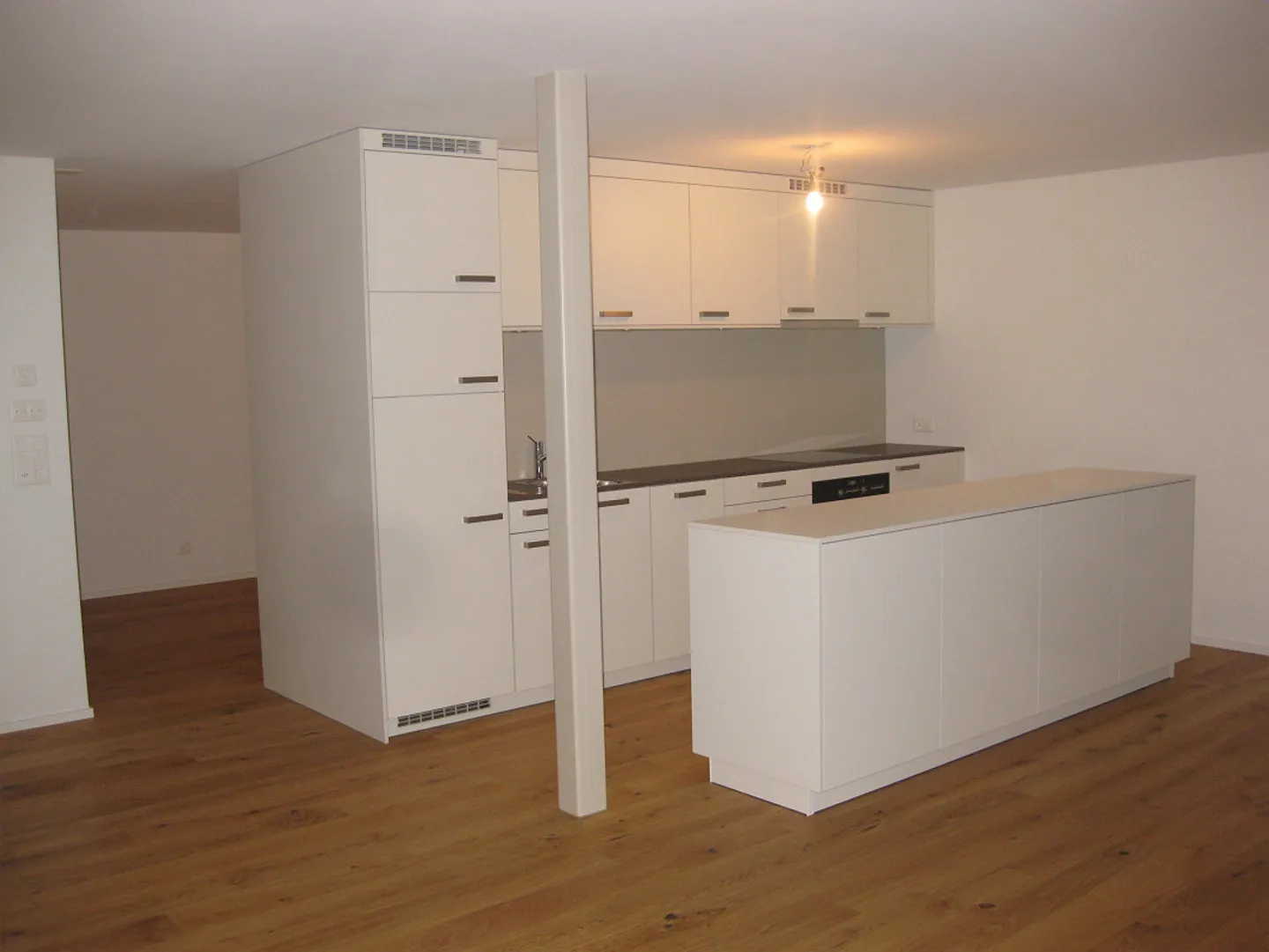 2-Room Apartment - Photo 4 of 8