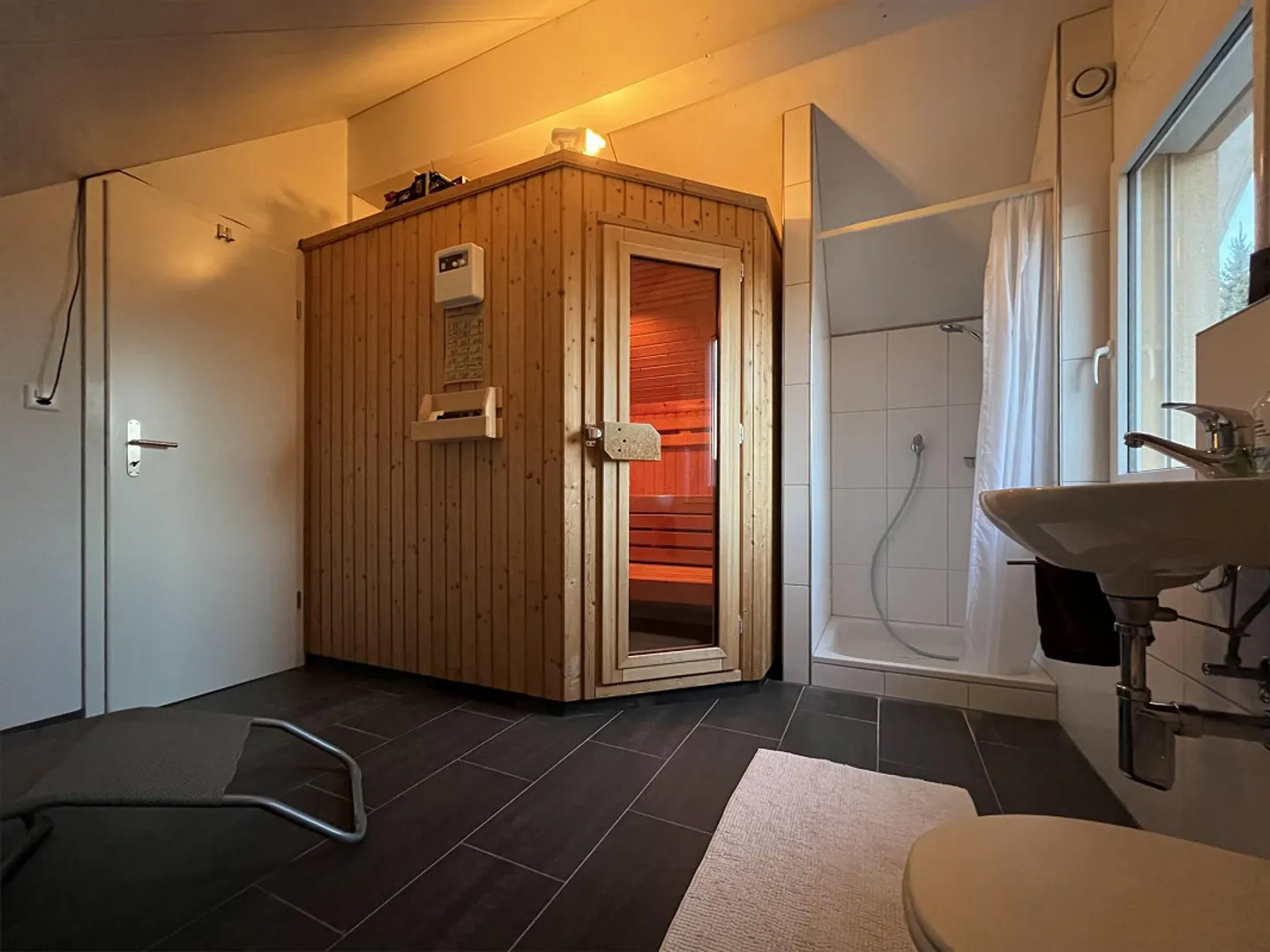 Maison individuelle de 6 pièces avec appartement de 2 pièces - Photo 9 sur 11