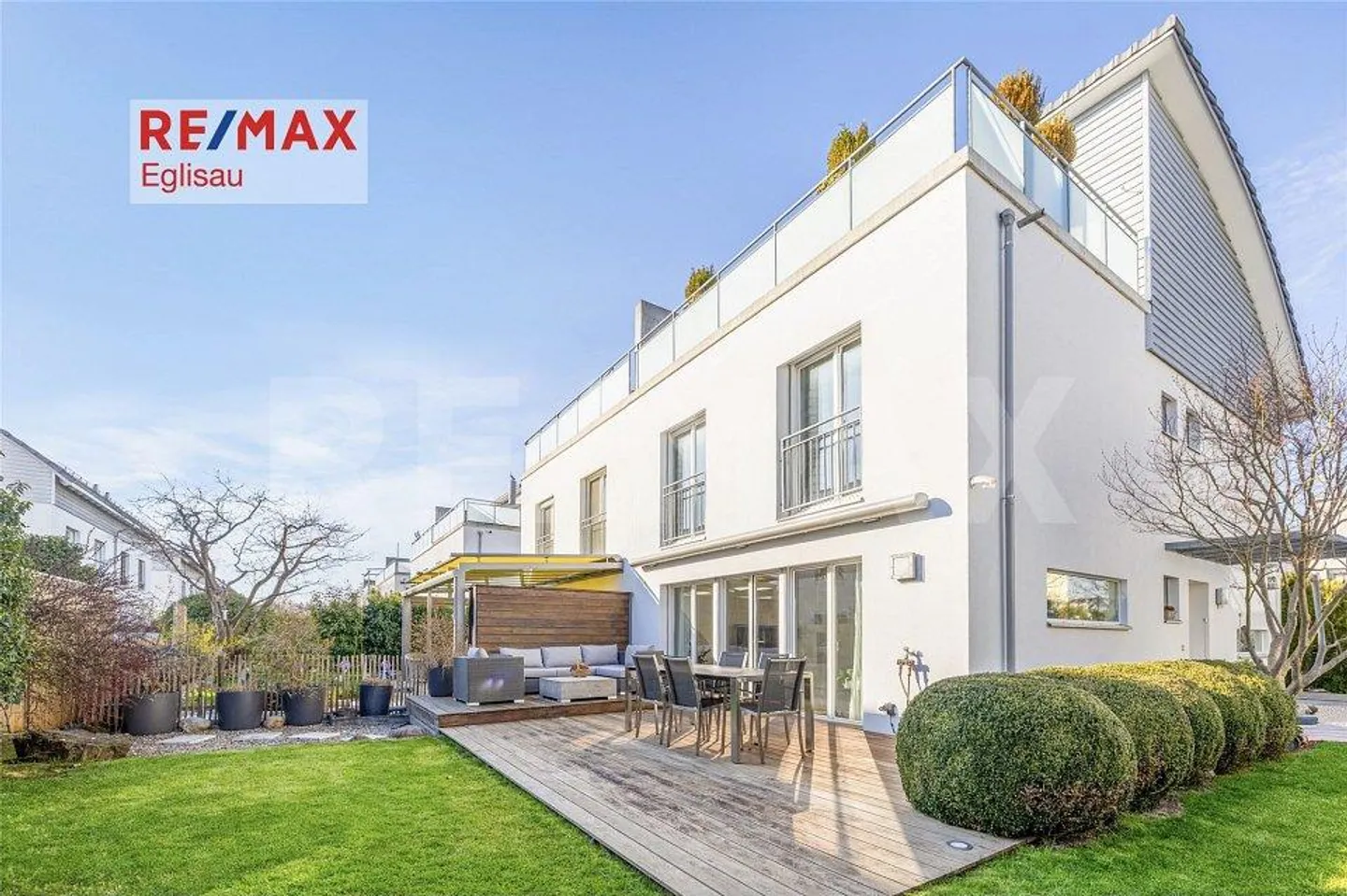 Elegante Casa Semi-Indipendente - Foto 1 di 13