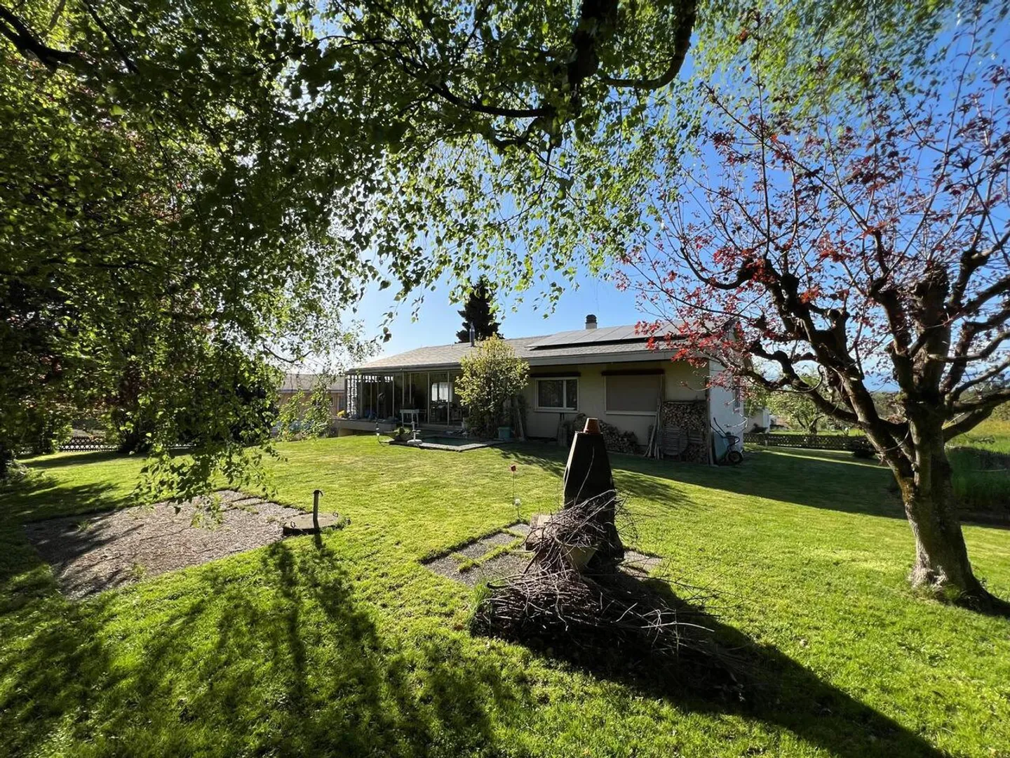 Luxurious Villa with Large Garden - Photo 1 of 12