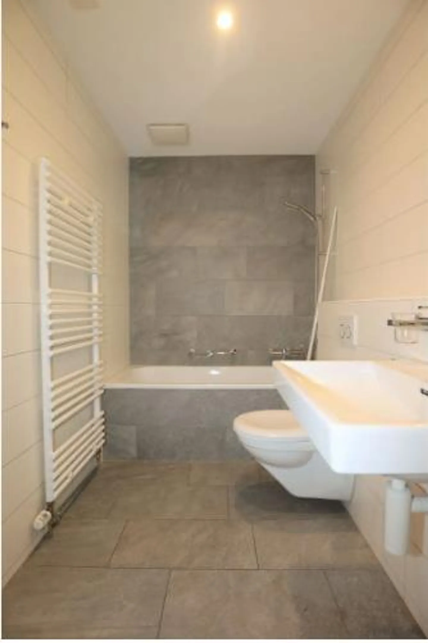 Multi-family house in an attractive residential area in the Iselin district - Photo 4 of 5