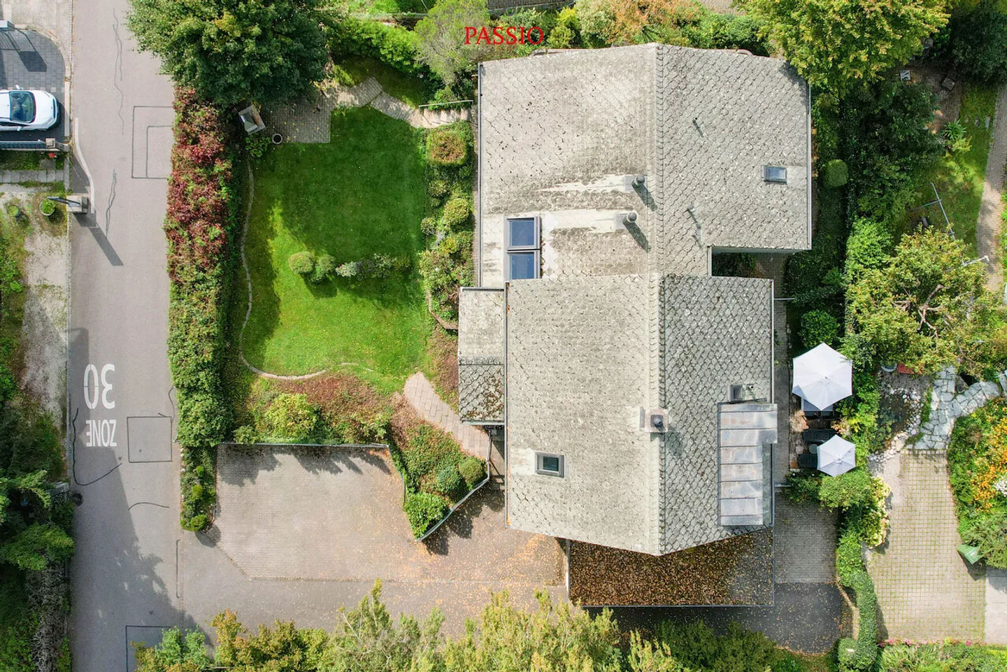 5.5-Zimmer-Doppelhaus mit 2-Zimmern-Studio, Garten &amp; 3 Parkplätzen - Foto 2 von 25