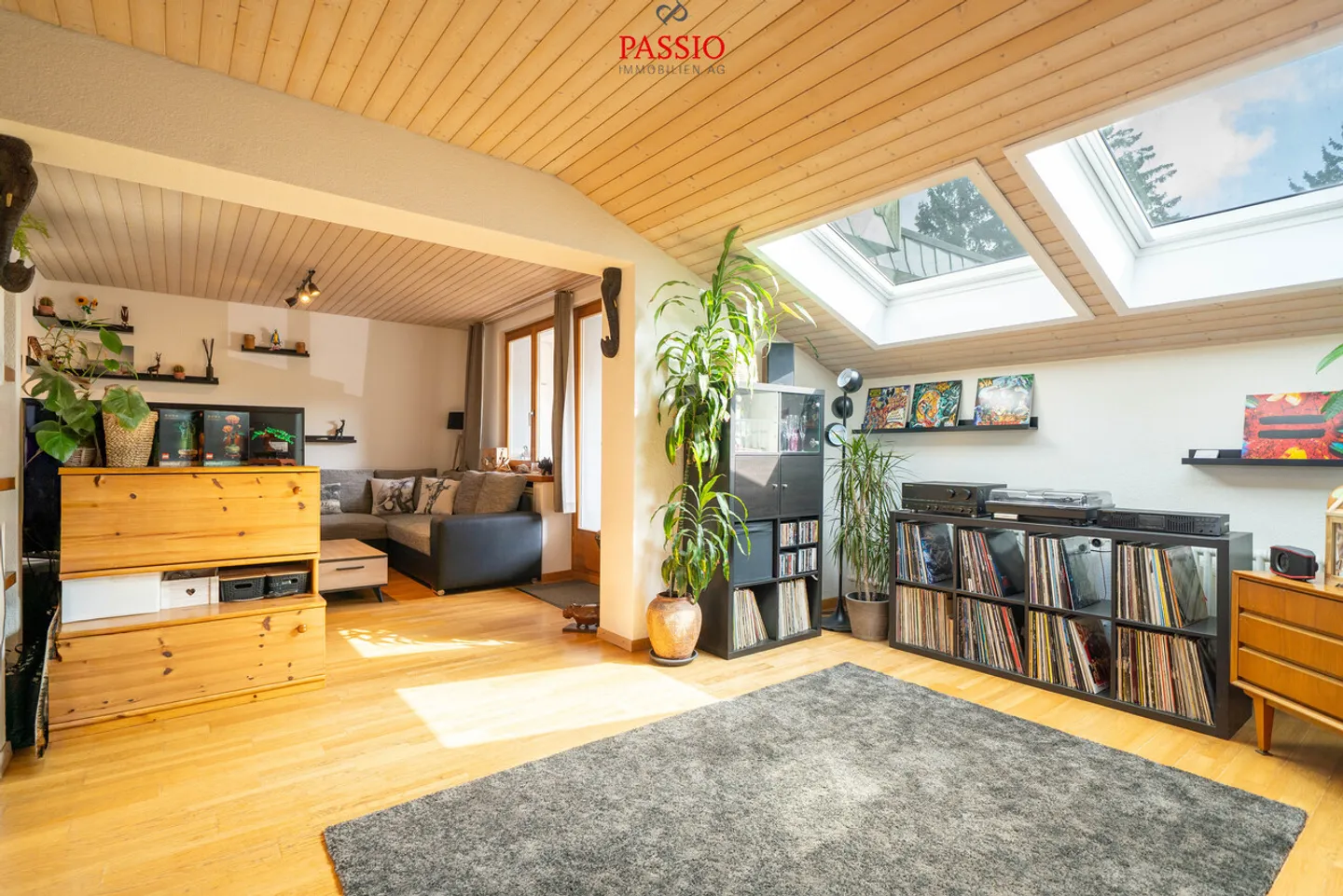 5.5-Zimmer-Doppelhaus mit 2-Zimmern-Studio, Garten &amp; 3 Parkplätzen - Foto 3 von 25