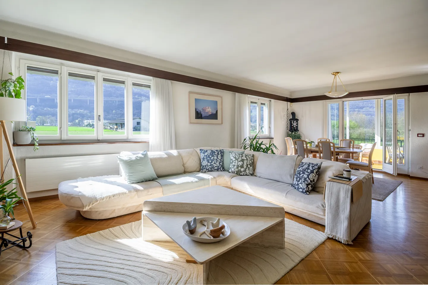 Living in Nature without Giving Up Comfort - Photo 2 of 9