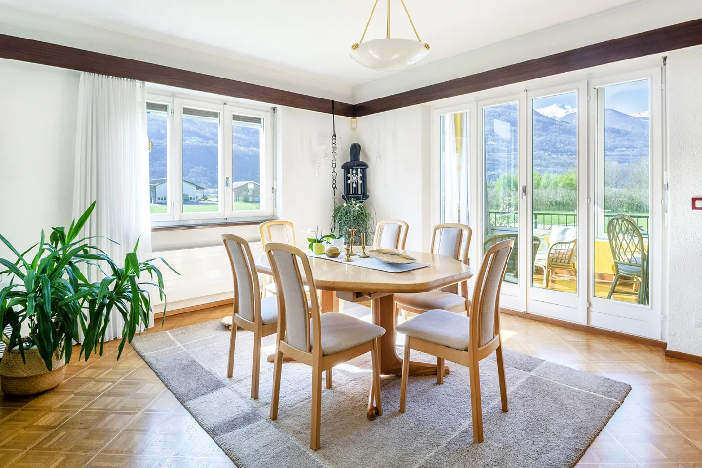 Living in Nature without Giving Up Comfort - Photo 3 of 9