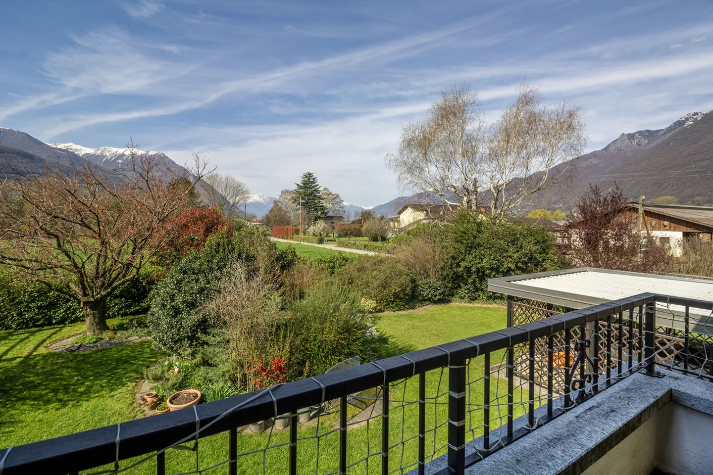 Living in Nature without Giving Up Comfort - Photo 7 of 9