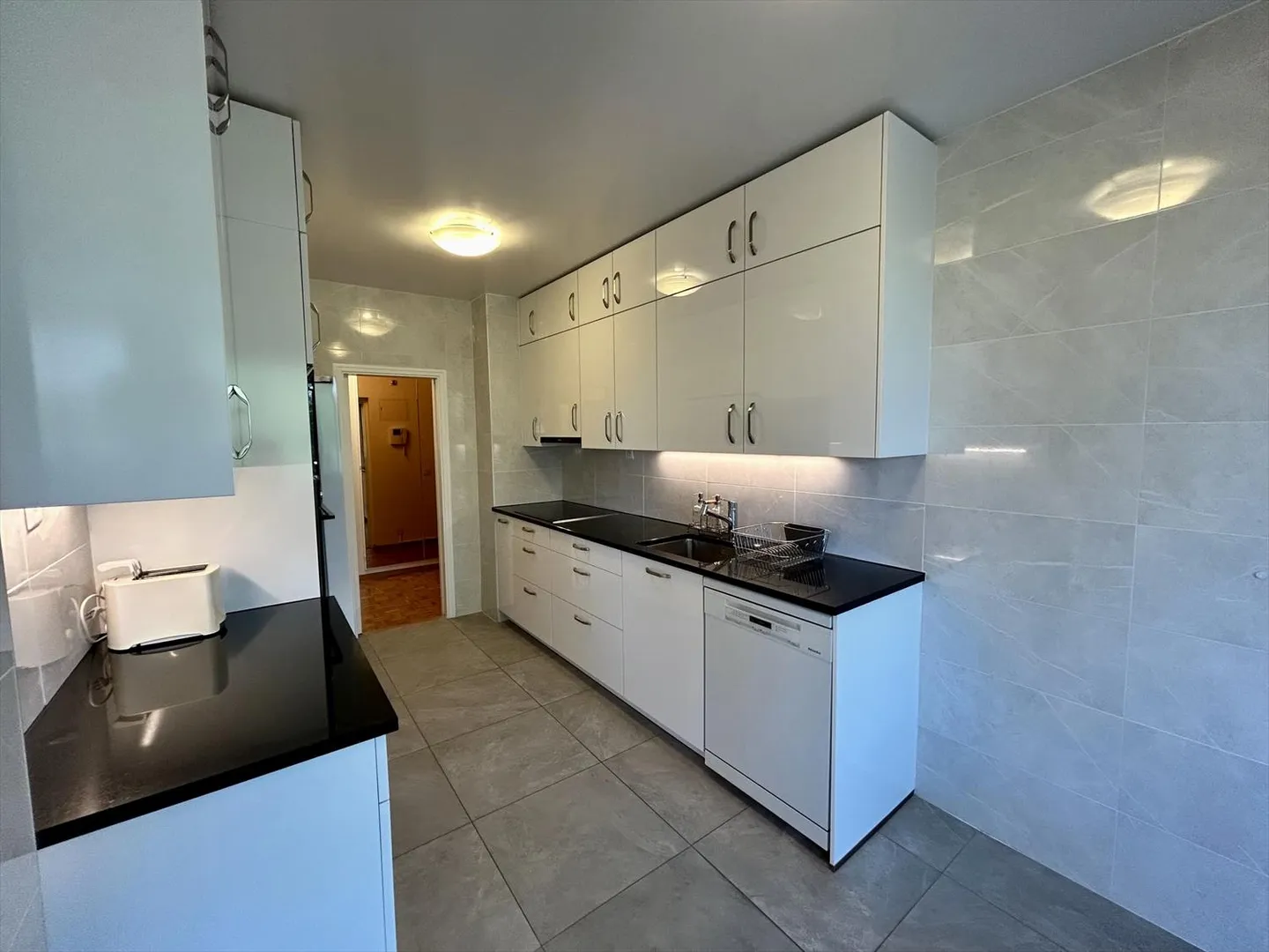 Bellissimo appartamento arredato in una residenza di alto livello con piscine - Foto 4 di 10