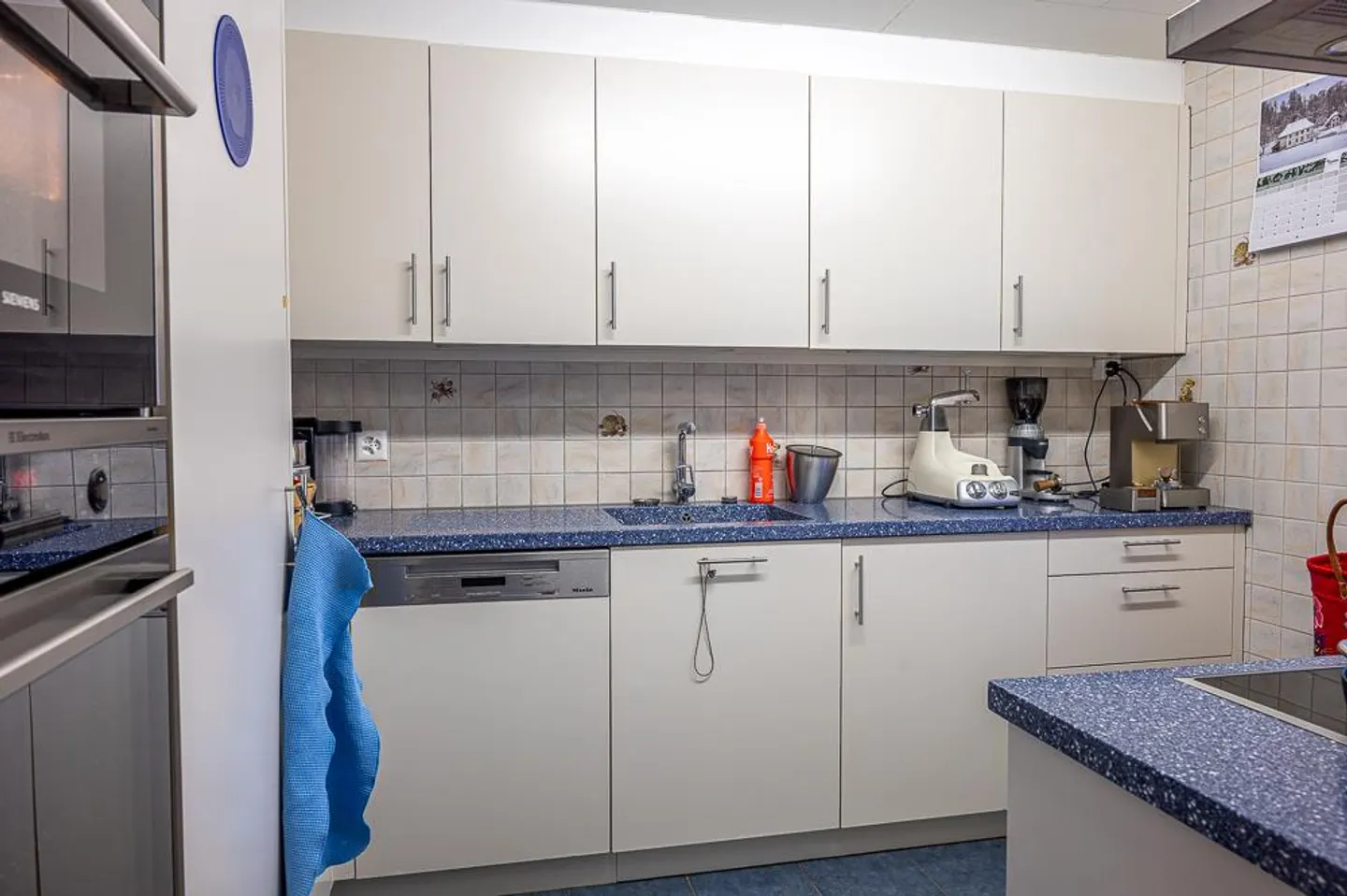 Gepflegte Zweifamilienhaushälfte: ruhig wohnen und gut angebunden sein - Foto 11 von 16