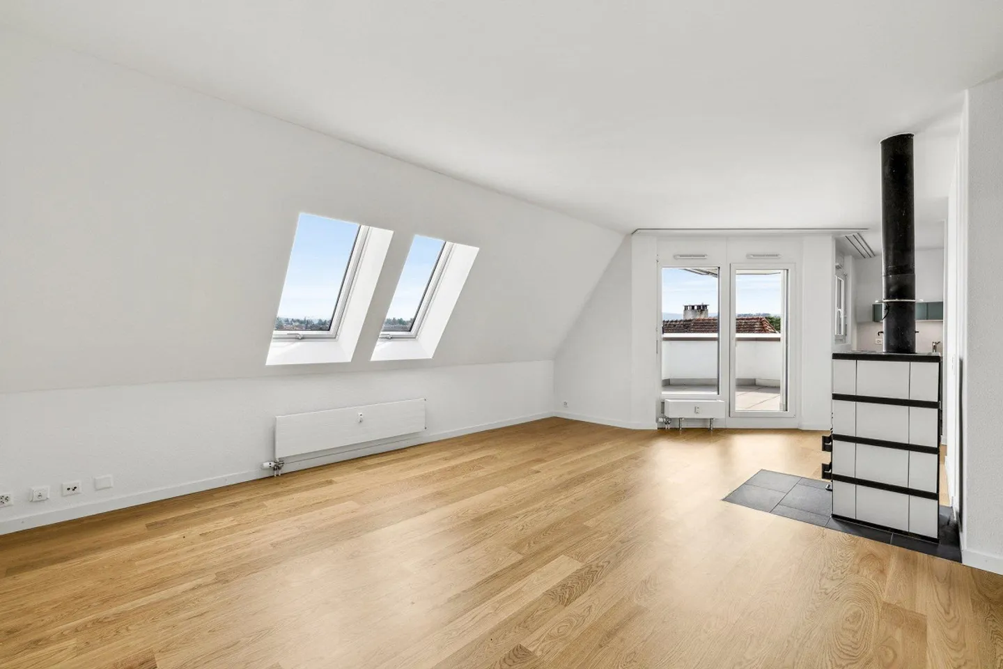 Freshly renovated apartment is looking for you! - Photo 2 of 10