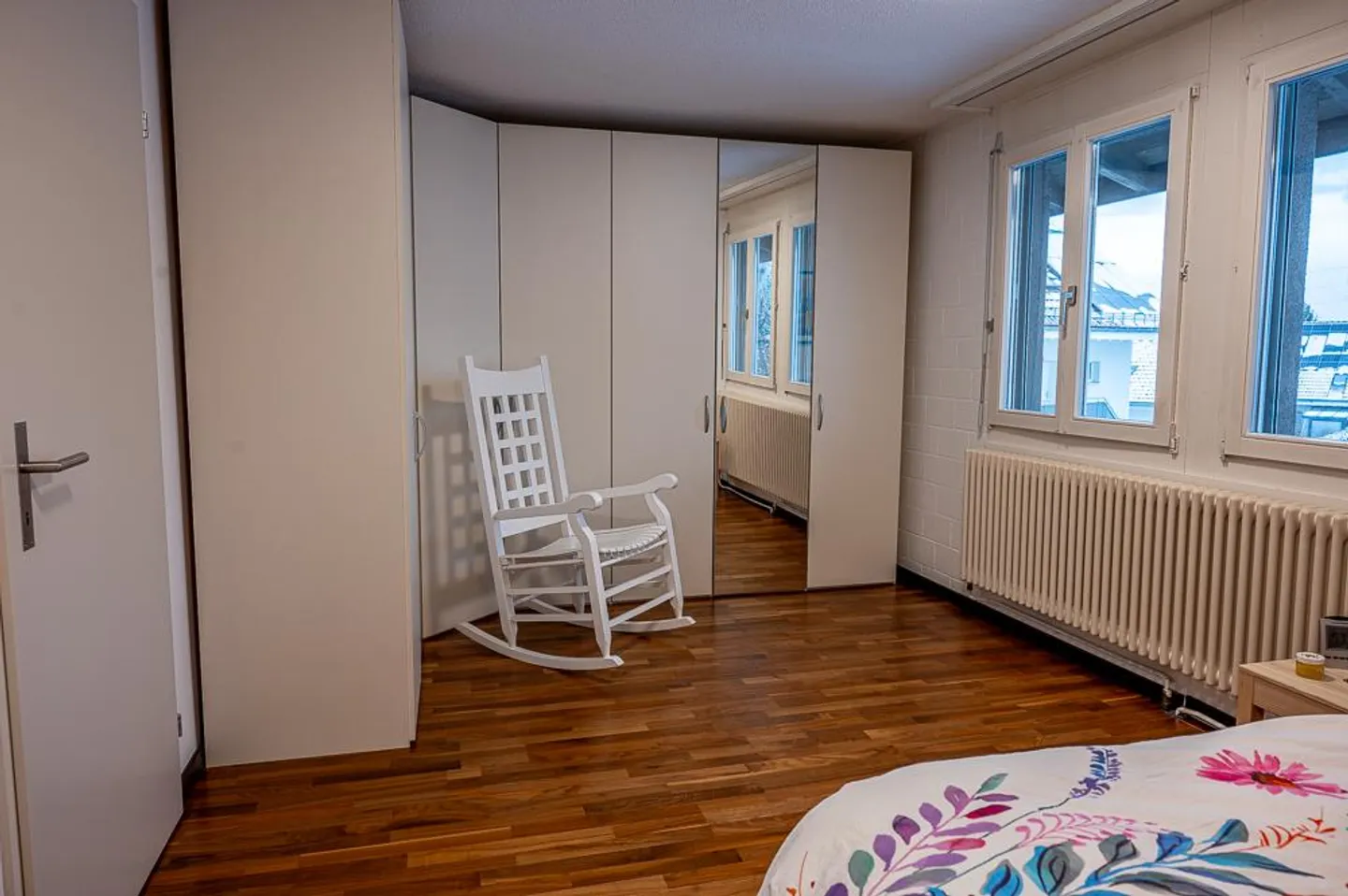 Gepflegte Zweifamilienhaushälfte: ruhig wohnen und gut angebunden sein - Foto 6 von 16