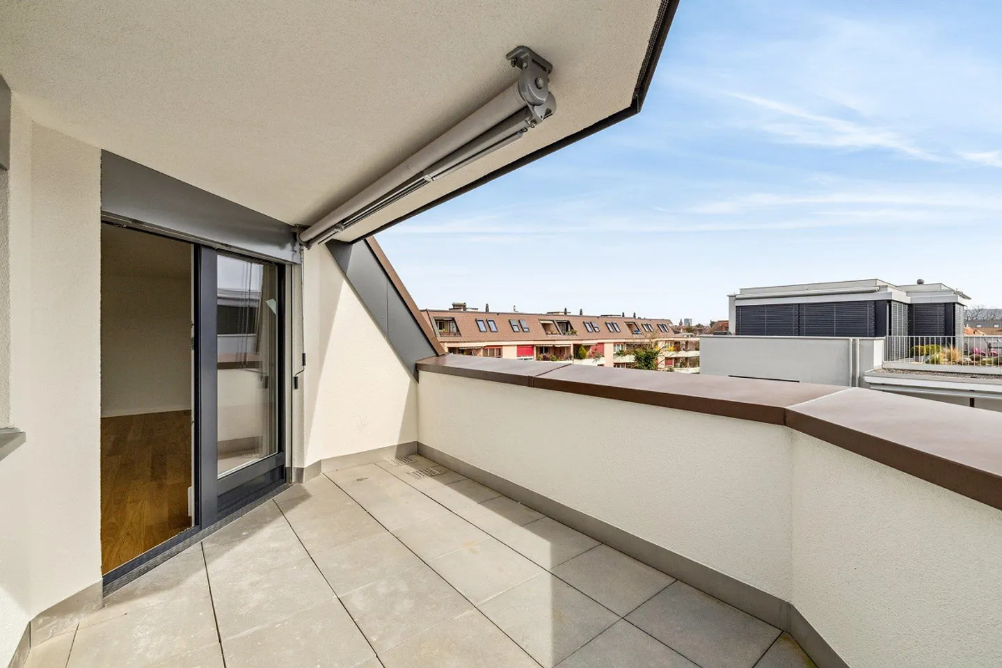 Freshly renovated apartment is looking for you! - Photo 9 of 10