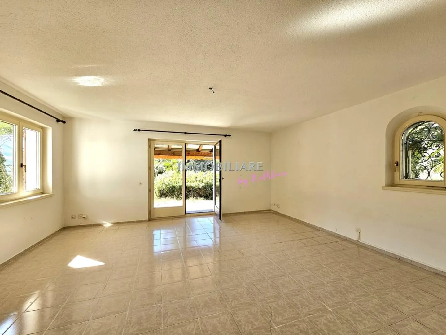 Due ville con vista lago ideali come residenza familiare per le vacanze - Foto 6 di 24